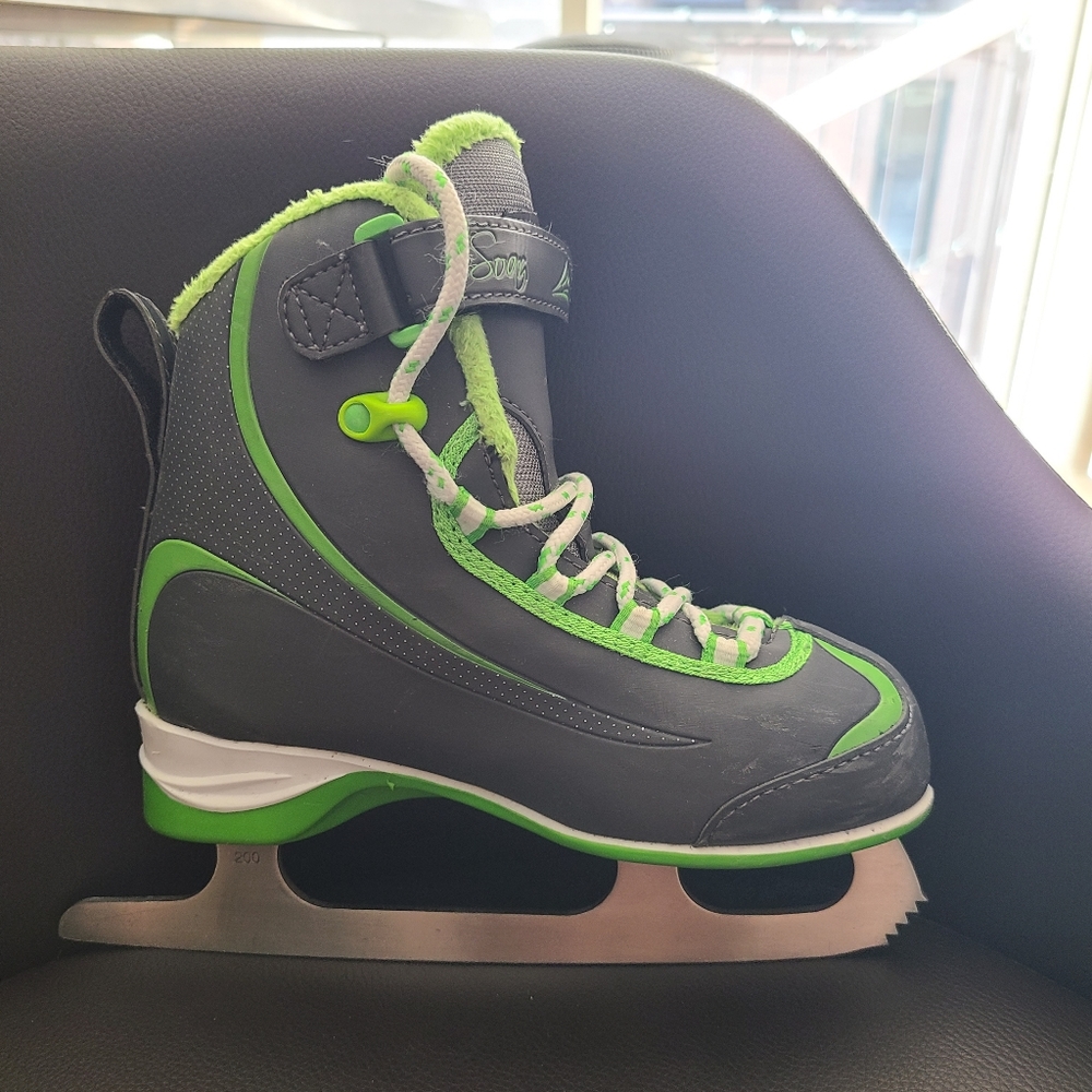 Riedell kids ice skates size J13